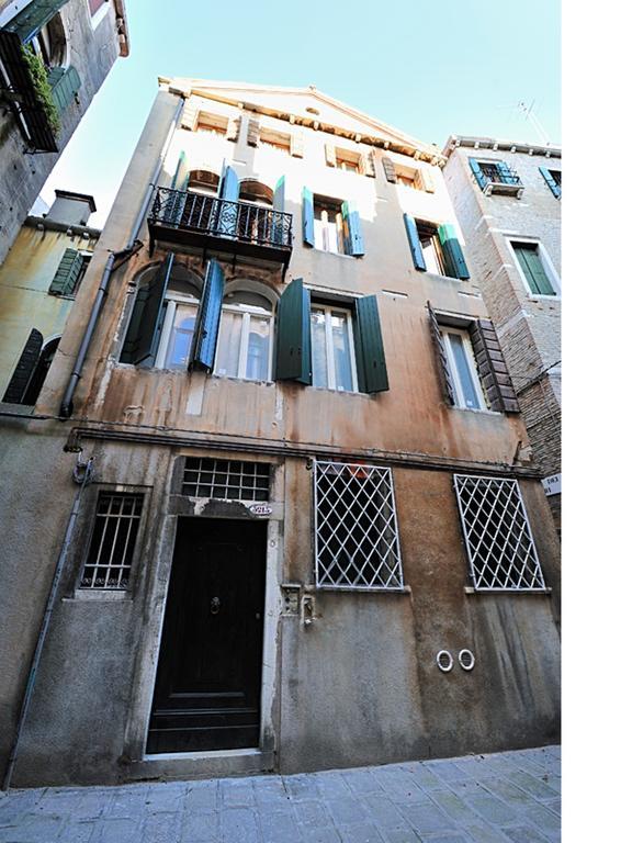 Charming Castello Apartments Venecia Habitación foto